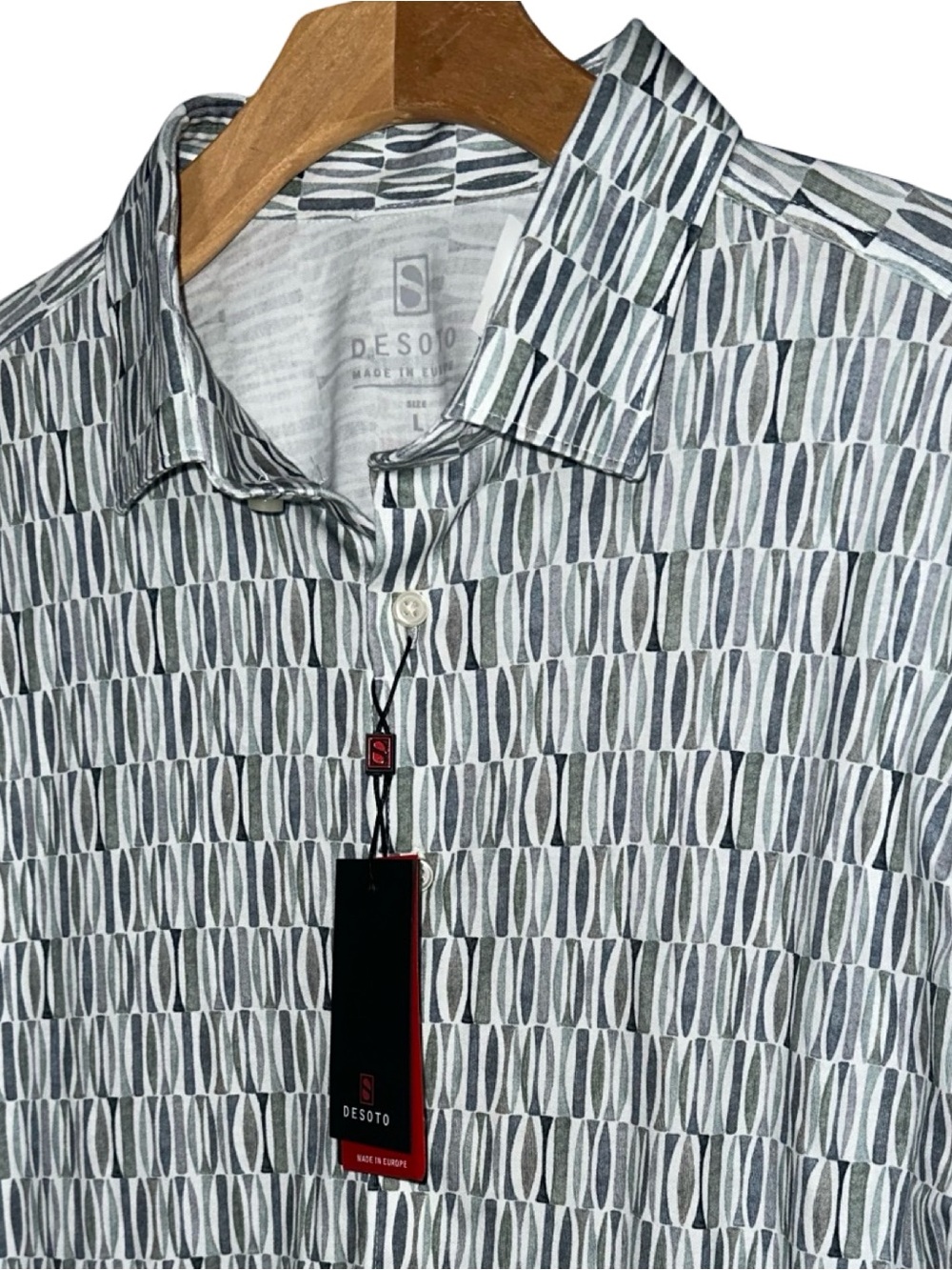 DESOTO NWT Men’s Size L Grey White Geometric Knit Button Down Shirt